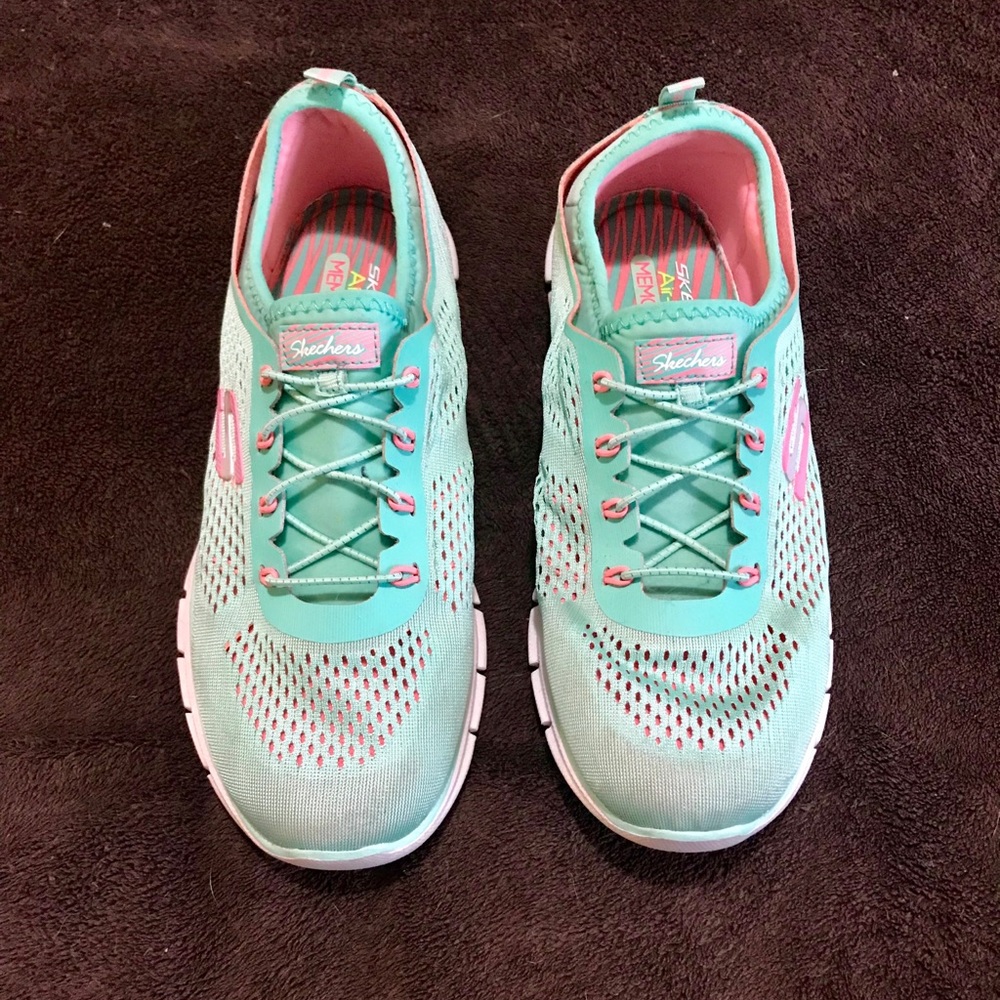 Skechers sneakers, size 9